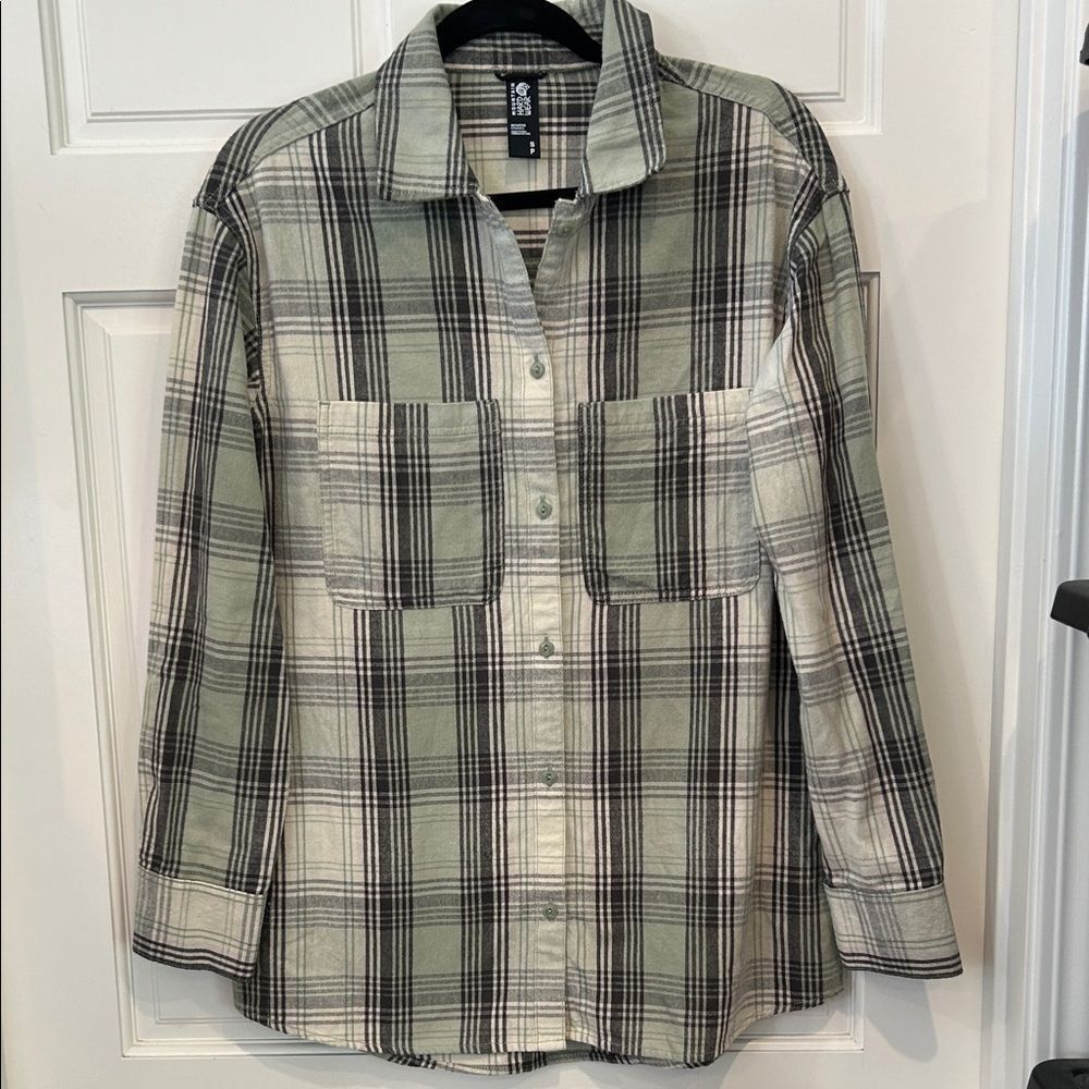 Mountain Hardwear Men's Green and Cream Plaid flannel Button-Down Shirt  small